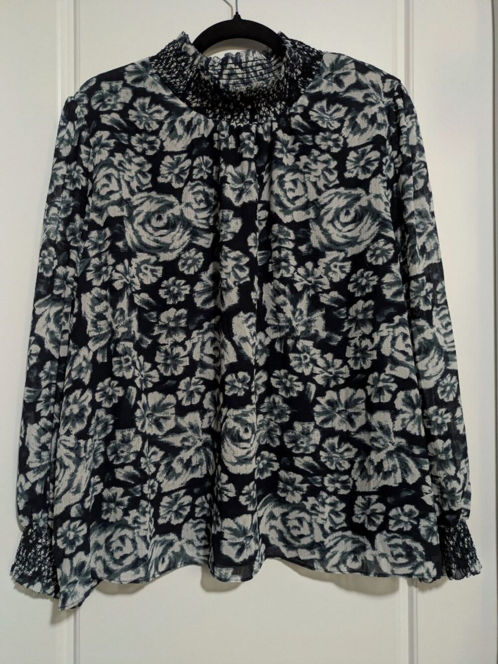 J. Crew Formal Plus-Sized Floral Black and White Blouse Long-Sleeved (3X)